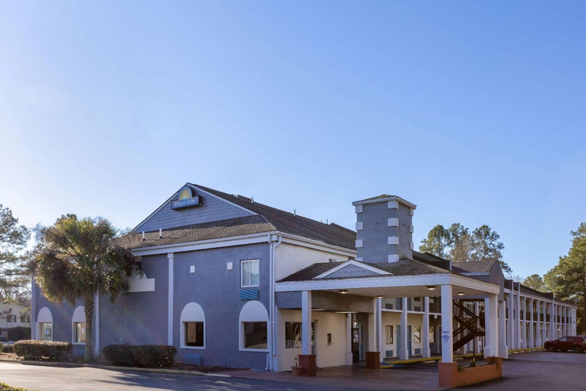 Days Inn By Wyndham Columbia Exterior photo