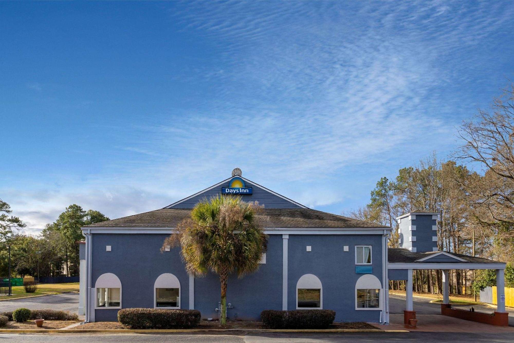 Days Inn By Wyndham Columbia Exterior photo